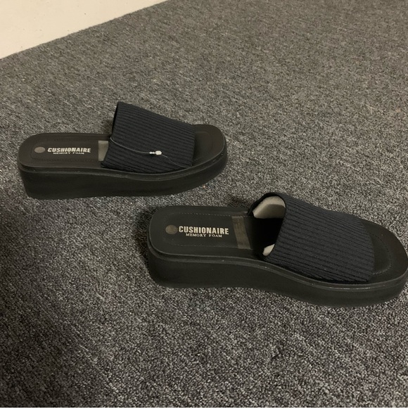 Sandals (Cushionaire Memory Foam PIM Black Weave) - Picture 4 of 7